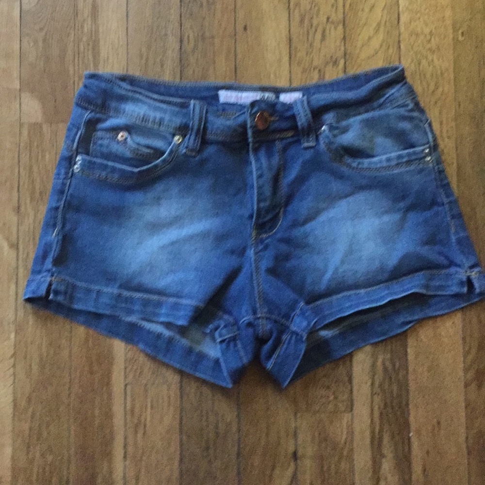 YMI🍑 wanna better butt? Mid rise shorts